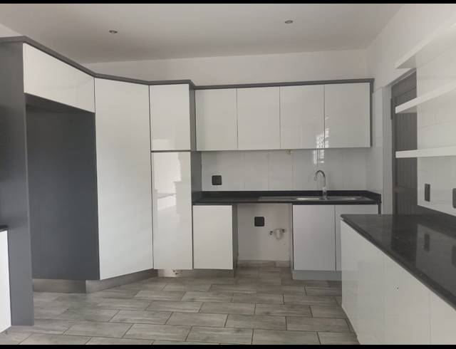 4 BEDROOM HOUSE TO LET IN IZINGA